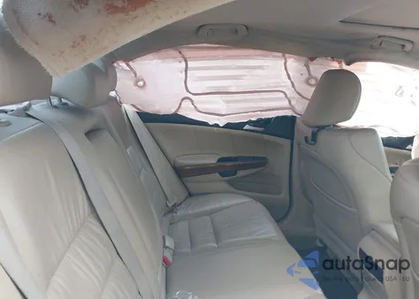 2011 Honda Accord 2.4 Ex-L z USA, uszkodzony, nr VIN 1HGCP2F80BA009541